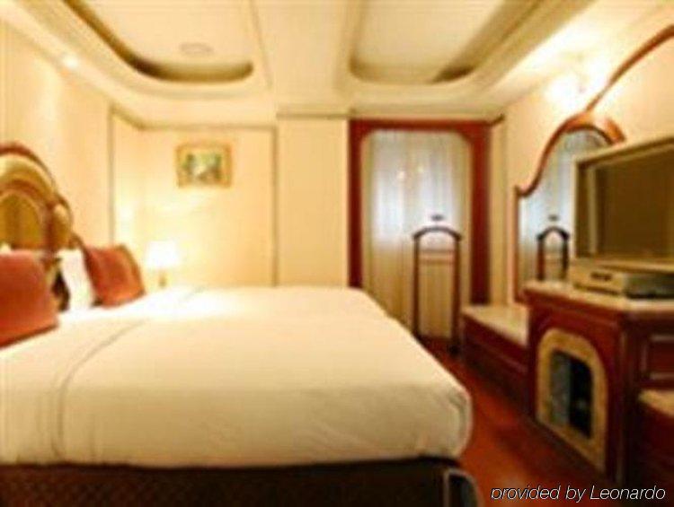 Happiness Hotel Taipei Bagian luar foto