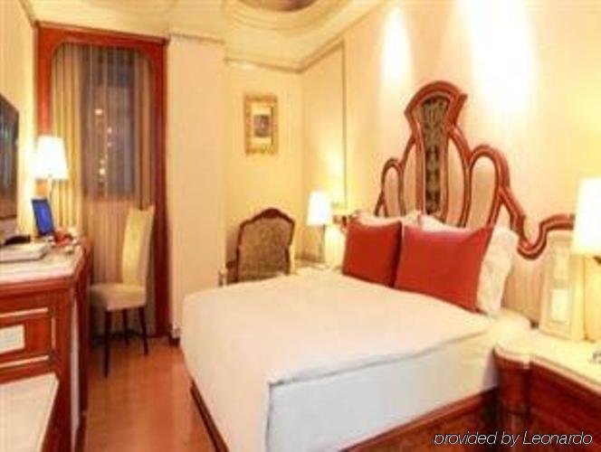 Happiness Hotel Taipei Bagian luar foto
