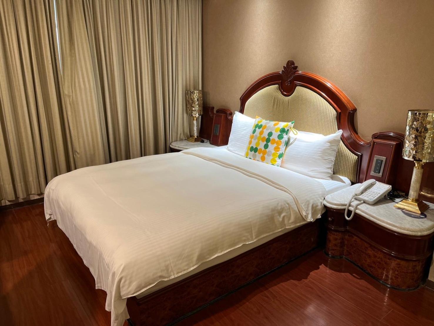 Happiness Hotel Taipei Bagian luar foto