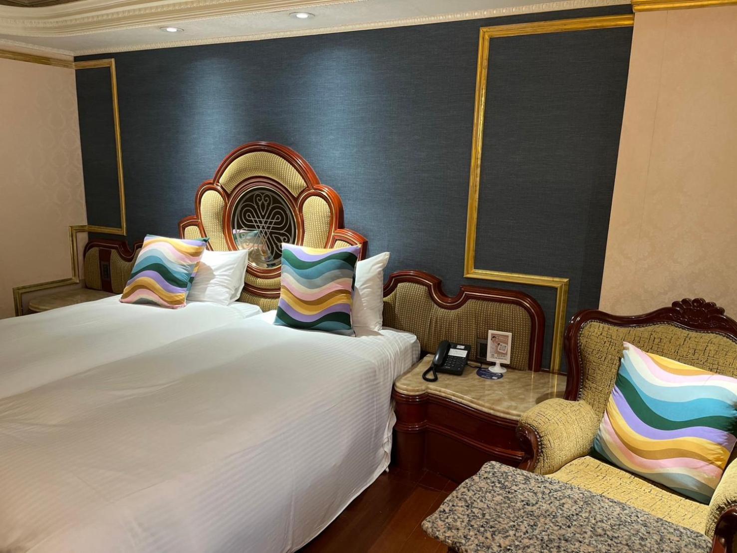 Happiness Hotel Taipei Bagian luar foto