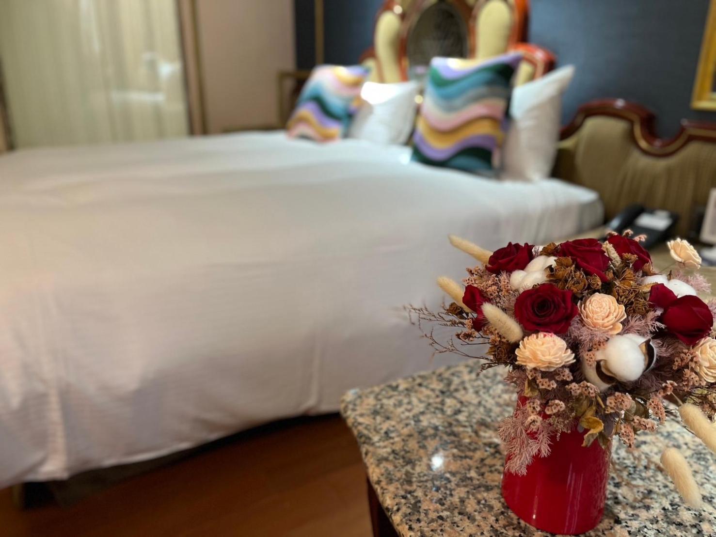 Happiness Hotel Taipei Bagian luar foto