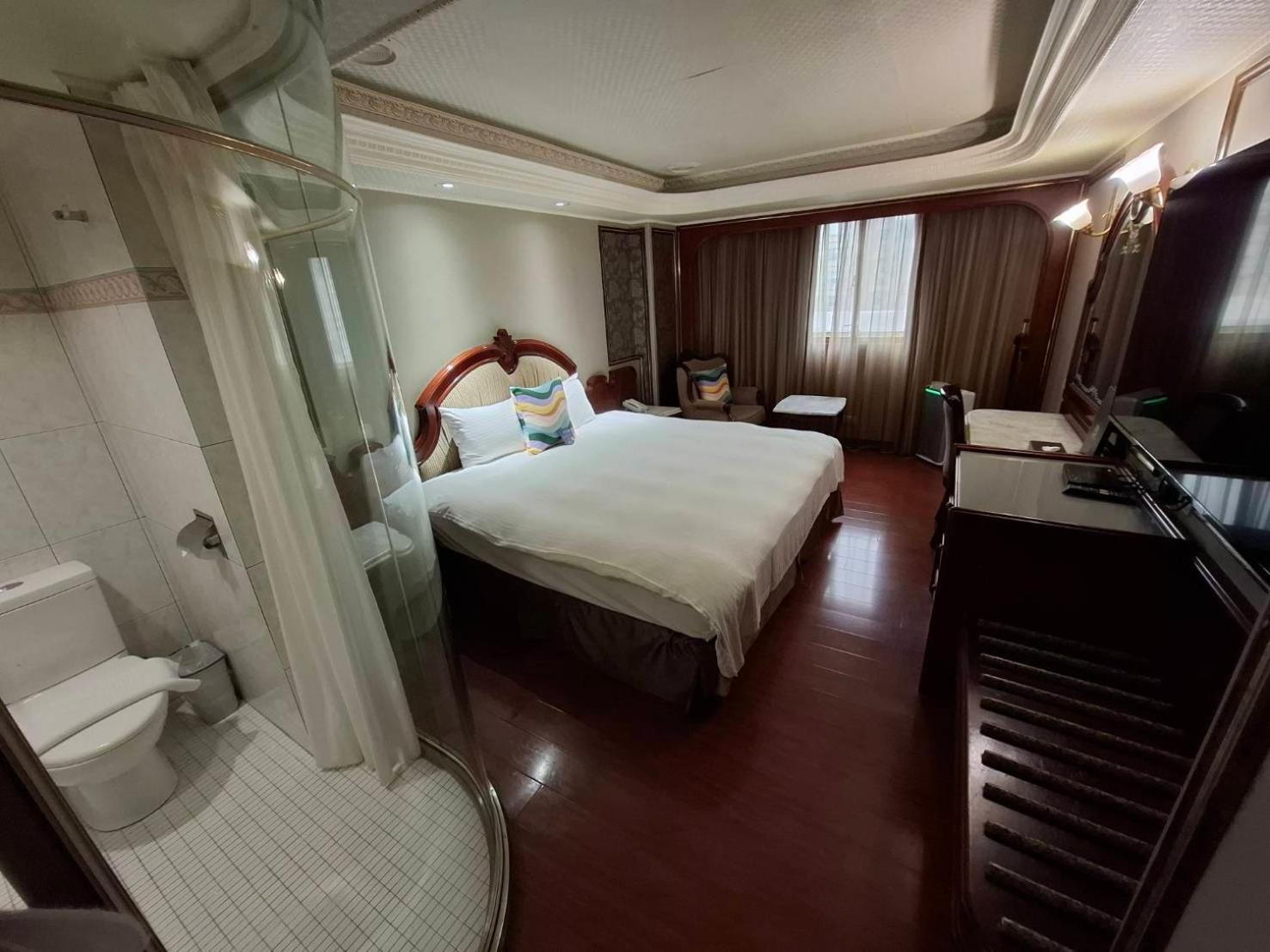 Happiness Hotel Taipei Bagian luar foto