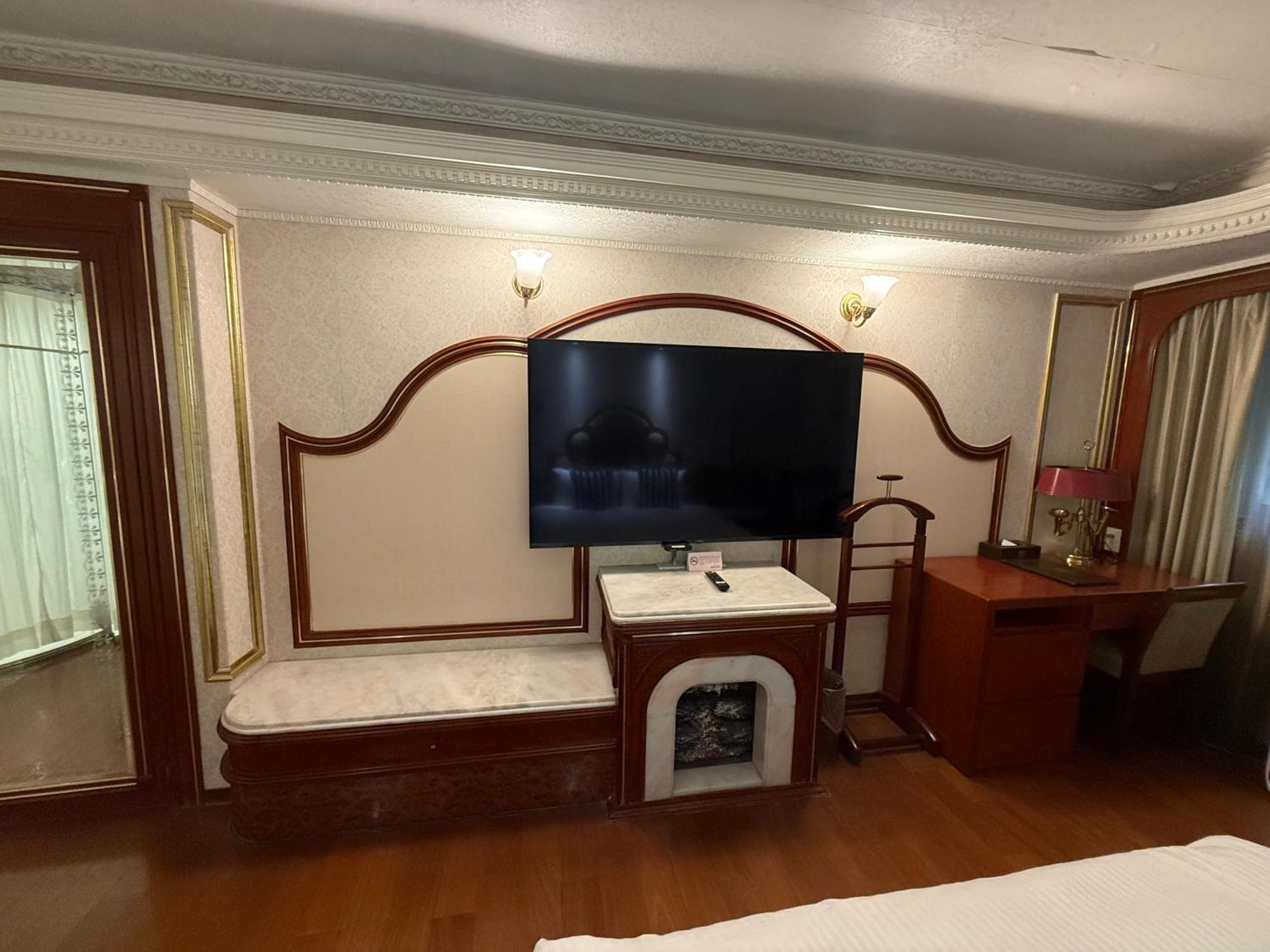 Happiness Hotel Taipei Bagian luar foto