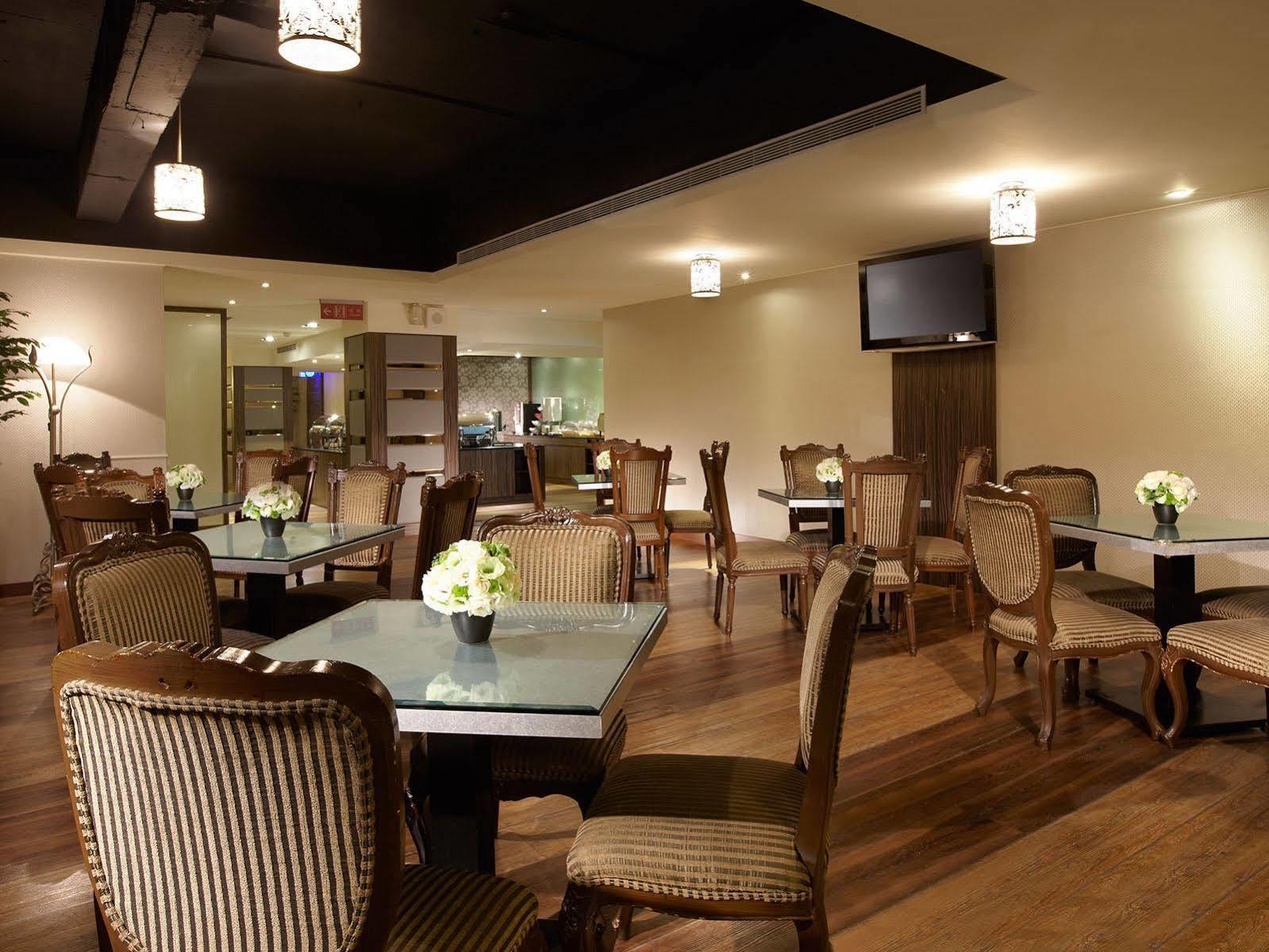 Happiness Hotel Taipei Bagian luar foto