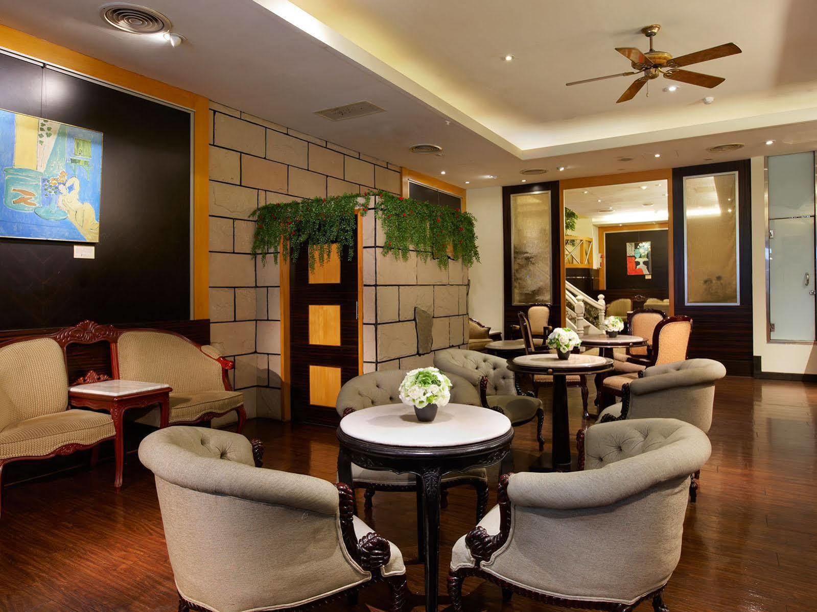 Happiness Hotel Taipei Bagian luar foto