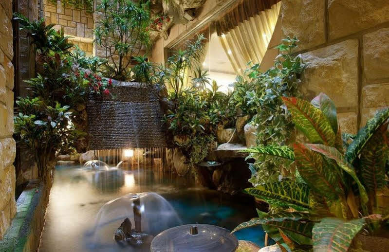 Happiness Hotel Taipei Bagian luar foto